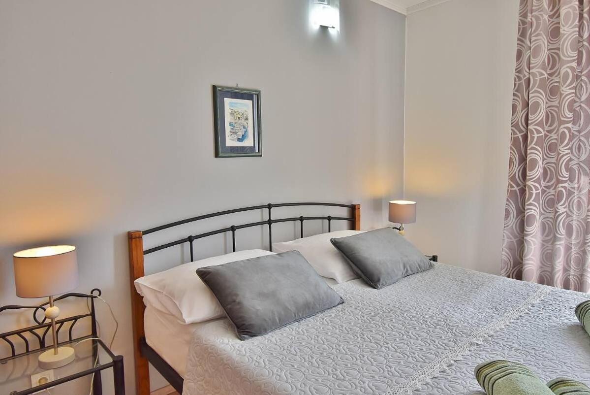 Apartments Ruzica Banjol Exterior foto